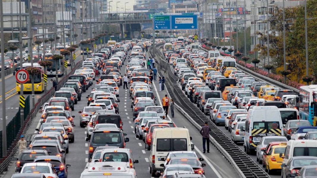Trafik cezaları değişti! 10 madde daha Meclis'ten geçti: Araç sahipleri bu listeye bakmalı 13